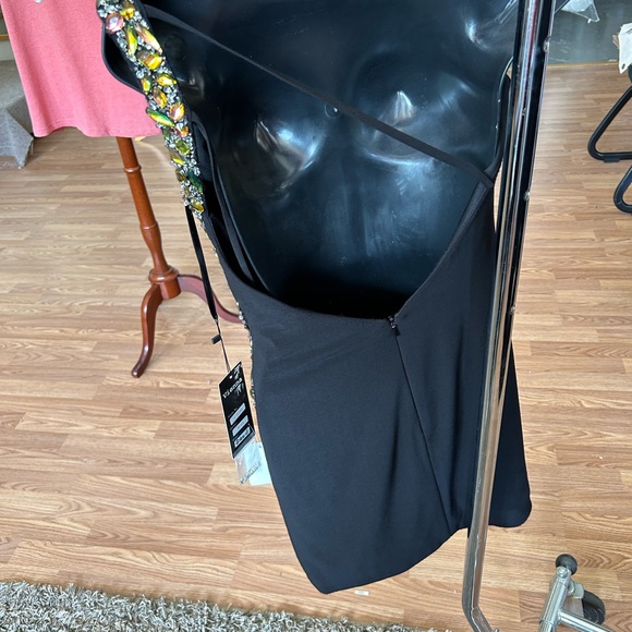 Formal Short Dress by Vienna size 4 Black w/ large multicolored crystals fitted - Picture 5 of 6